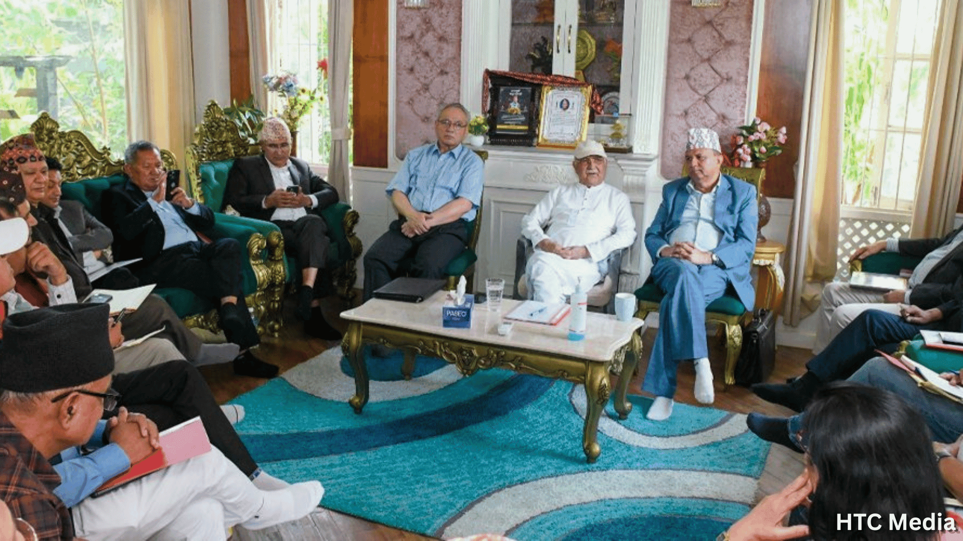 एमाले सचिवालय बैठकमा तनाव, ओलीको राजीनामा माग्ने तयारी